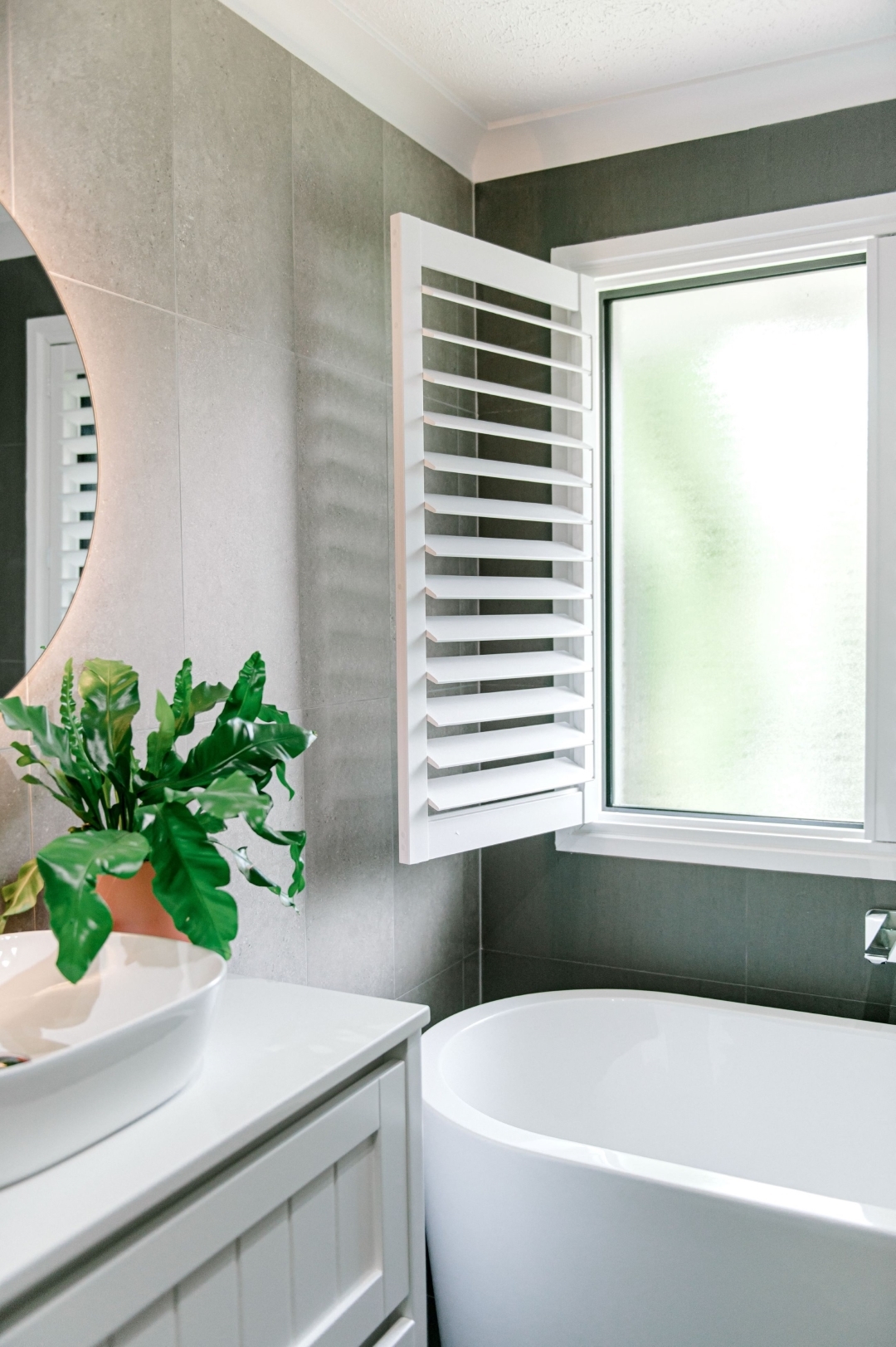 Plantation shutters vs blinds